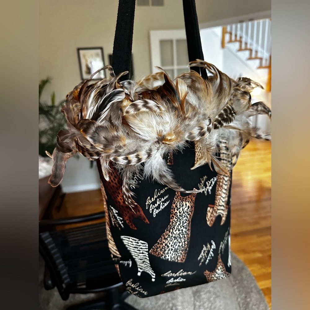 Reversible Feather purse, great condition
